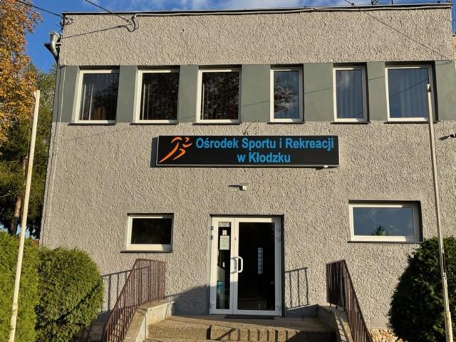 Dom Wycieczkowy "Na Stadionie" Hotel Klodzko Exterior photo